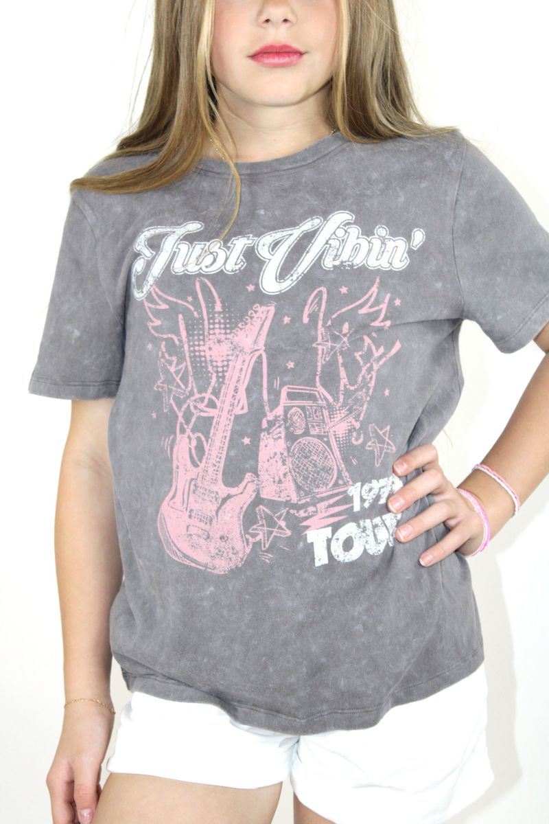 PAPER FLOWER TWEEN JUST VIBIN GUITAR TEE