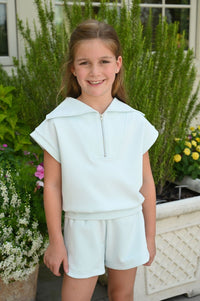 PLEAT CARA SHORT FROST