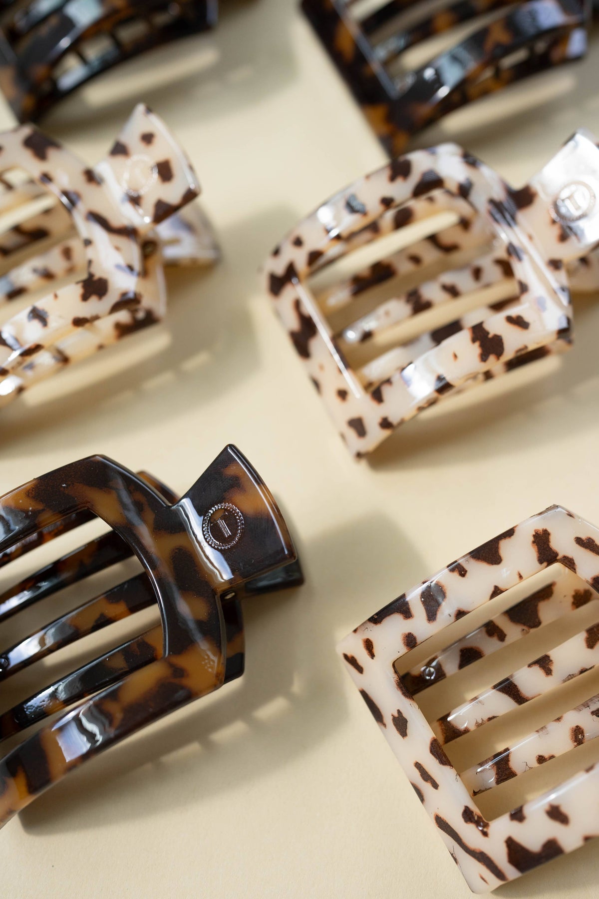 Square Flat Hair Clip Med. Blonde Tortoise