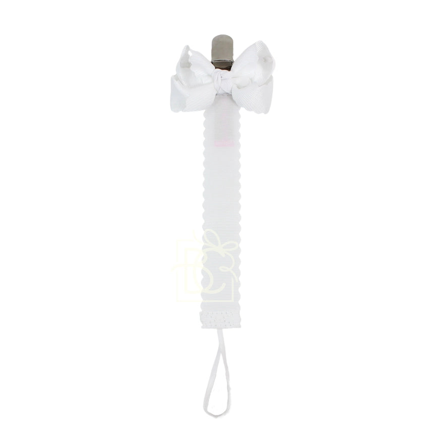 BEYOND CREATIONS SCALLOPED PACIFIER CLIP WITH DETACHABLE BOW WHITE