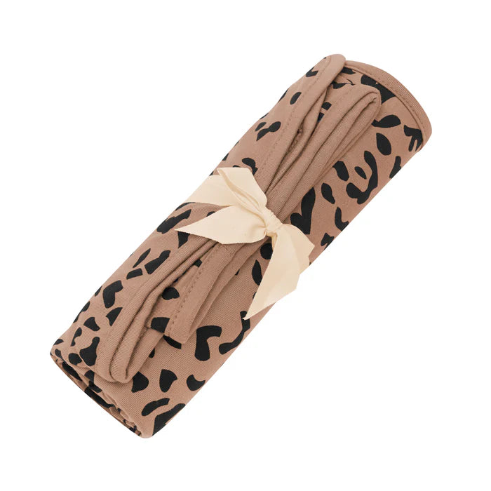 KYTE BABY SWADDLE BLANKET LATTE LEOPARD