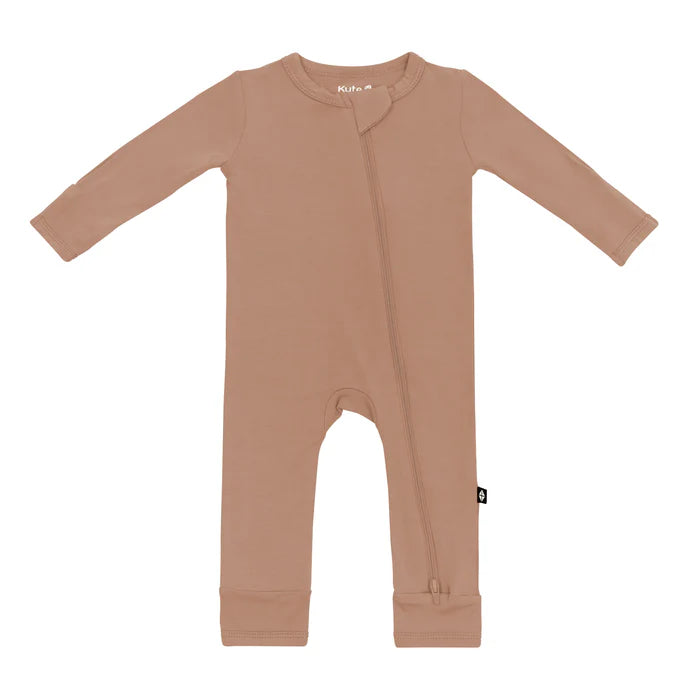 KYTE BABY ZIPPERED ROMPER IN LATTE