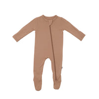 KYTE BABY ZIPPERED FOOTIE IN LATTE