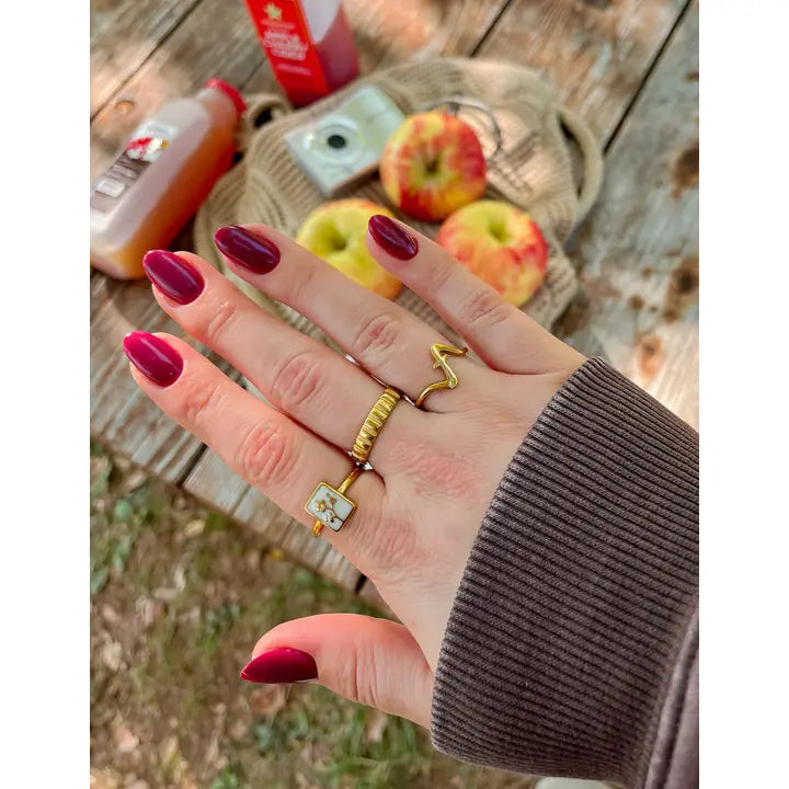 ELEVATED FAITH WAVY CROSS RING