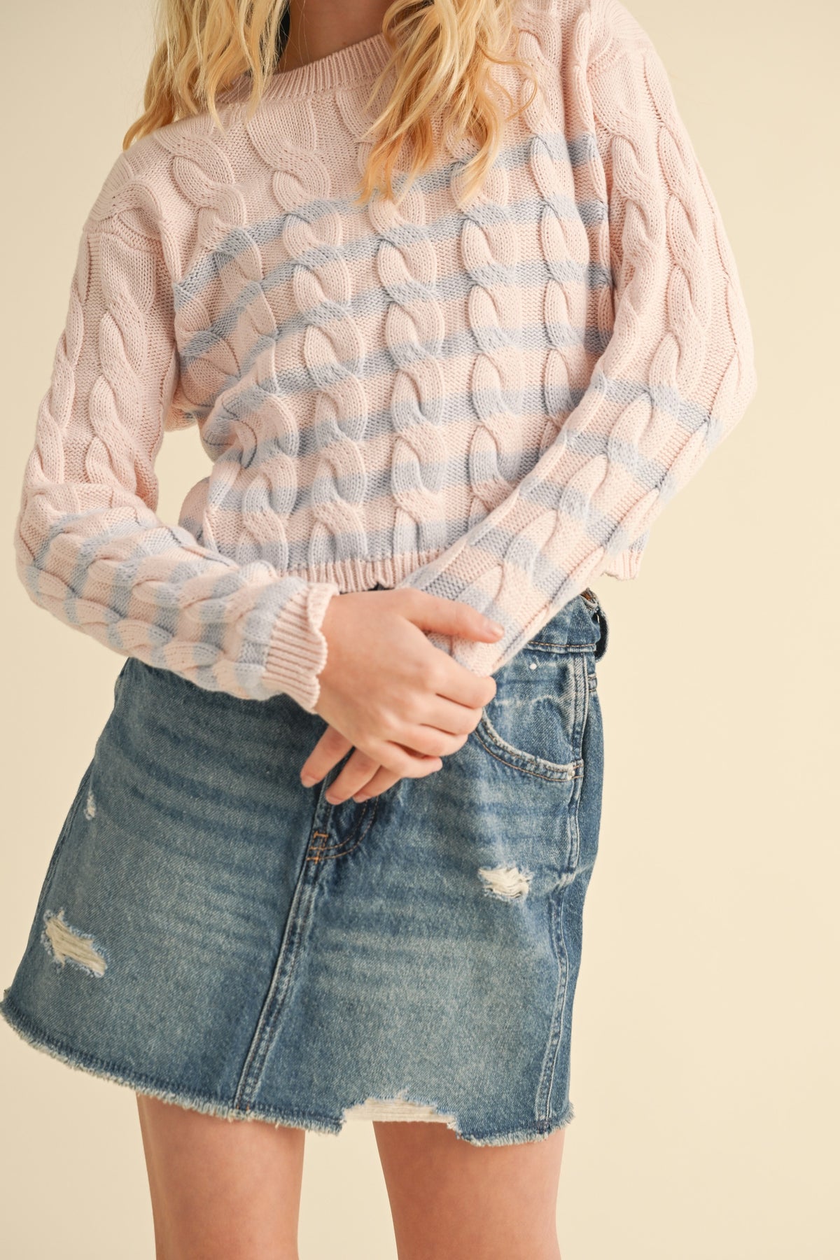 HEART AND ARROW CABLE KNIT STRIPED BOXY CROPPED SWEATER