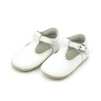 LAMOUR ELODIE SCALLOPED T-STRAP MARY JANE CRIB SHOES WHITE