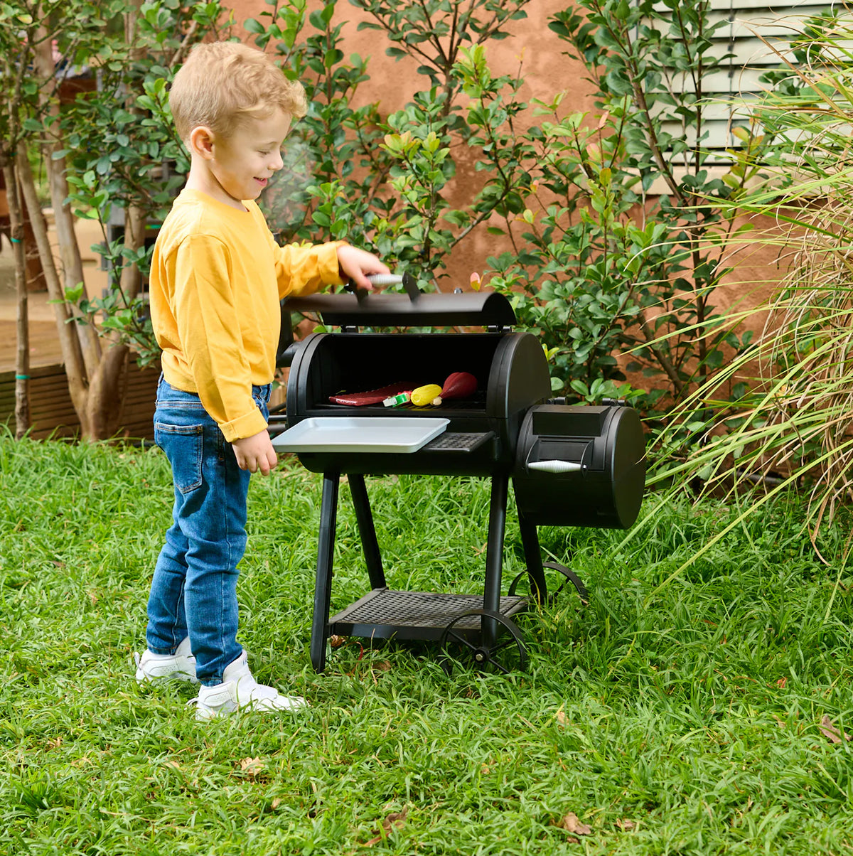 RED TOOLBOX OKLAHOMA JOE KIDS SMOKER SET