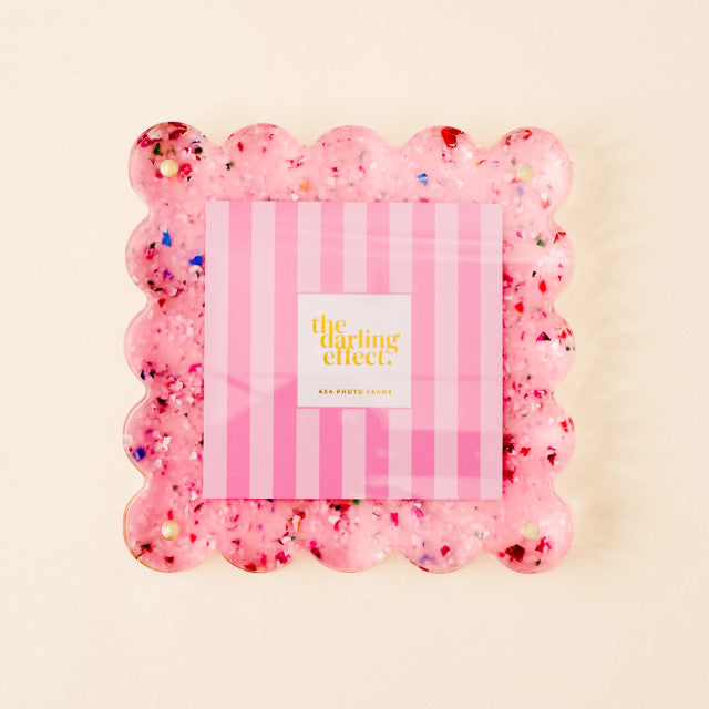 THE DARLING EFFECT SQUARE SCALLOPED ACRYLIC FRAME CONFETTI PINK