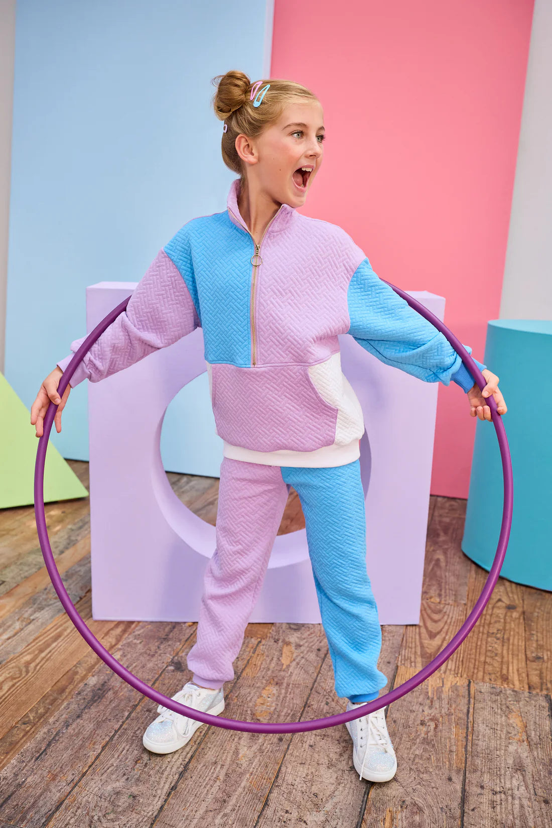 BISBY COLOR BLOCK PULLOVER LAVENDER & BLUE QUILTED TRELLIS