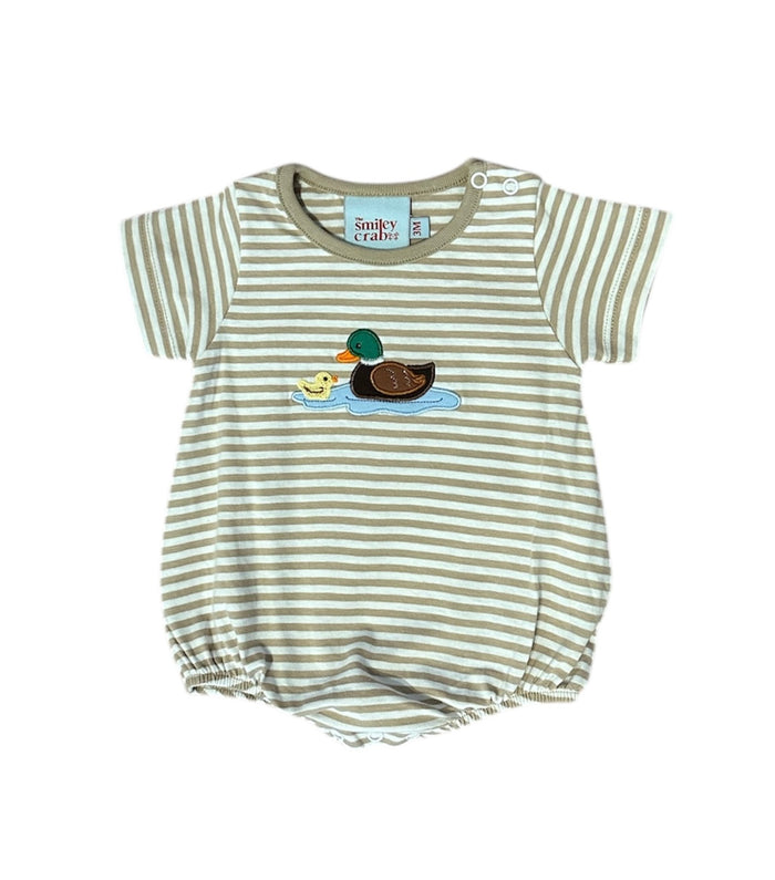 MALLARD DUCK ON THE LAKE