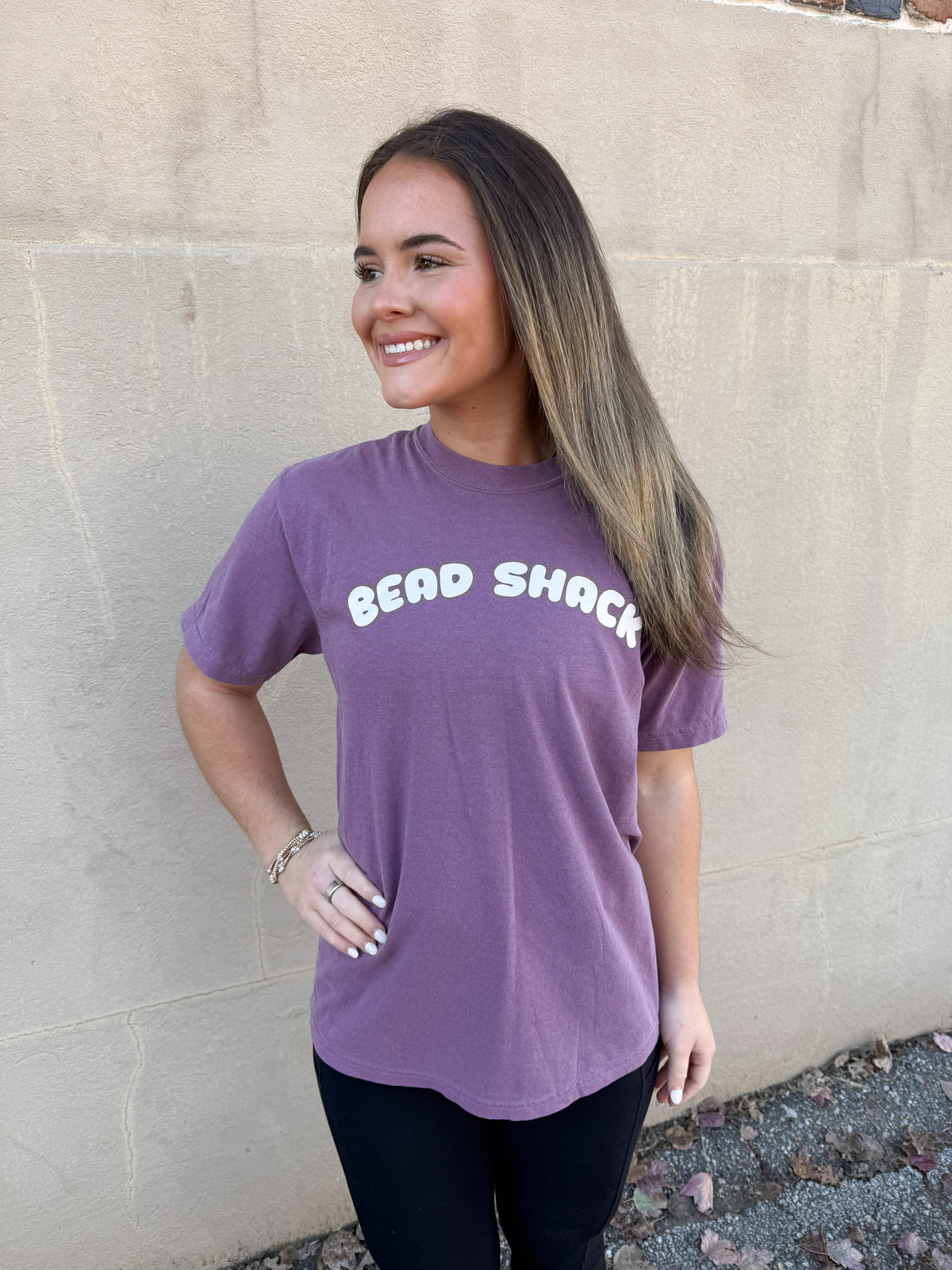 BEAD SHACK BUBBLE LOGO COMFORT COLORS BERRY TEE