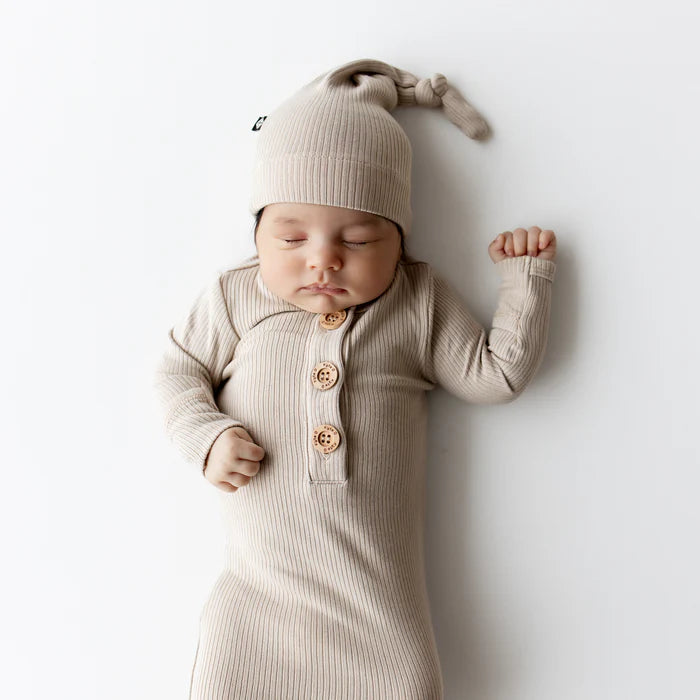 KYTE BABY RIBBED KNOTTED GOWN WITH HAT SET BISQUE