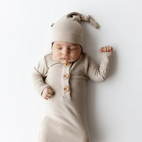 KYTE BABY RIBBED KNOTTED GOWN WITH HAT SET BISQUE