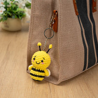 Threadies Crochet Kit Beatrice The Bee