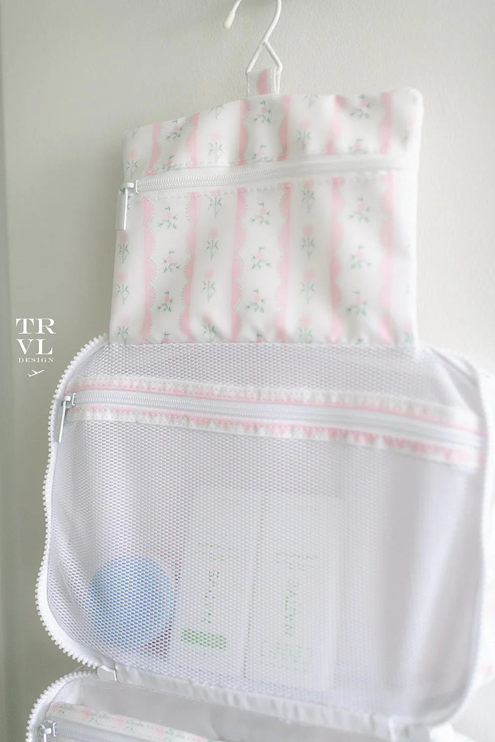 TRVL BUNDLE UP HANGING TOILETRY BAG RIBBON FLORAL PINK