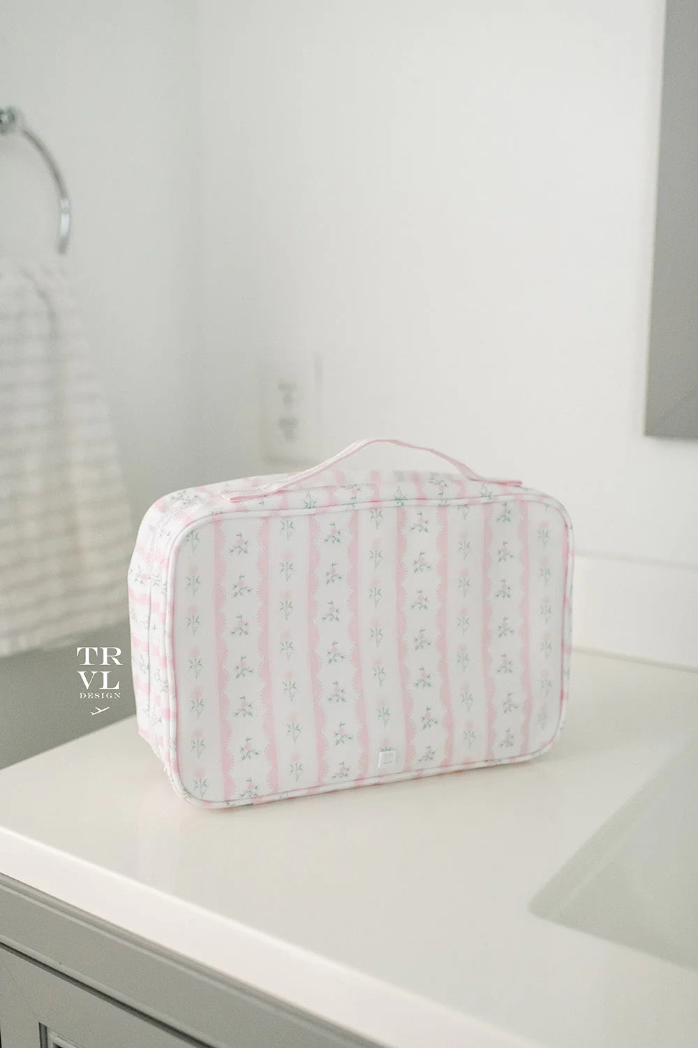 TRVL BUNDLE UP HANGING TOILETRY BAG RIBBON FLORAL PINK