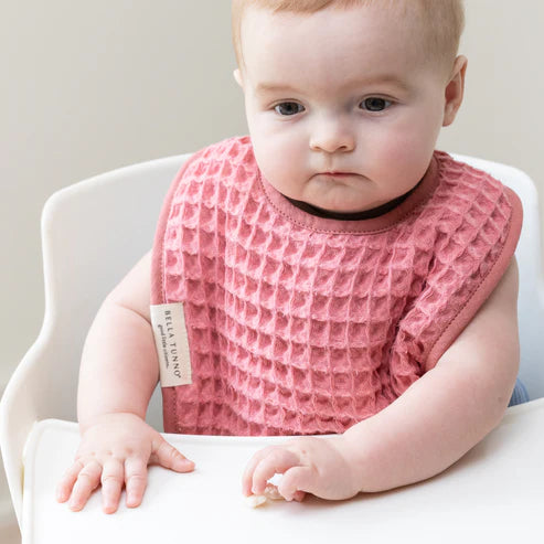 BELLA TUNNO BIB + BURP SET WATERMELON