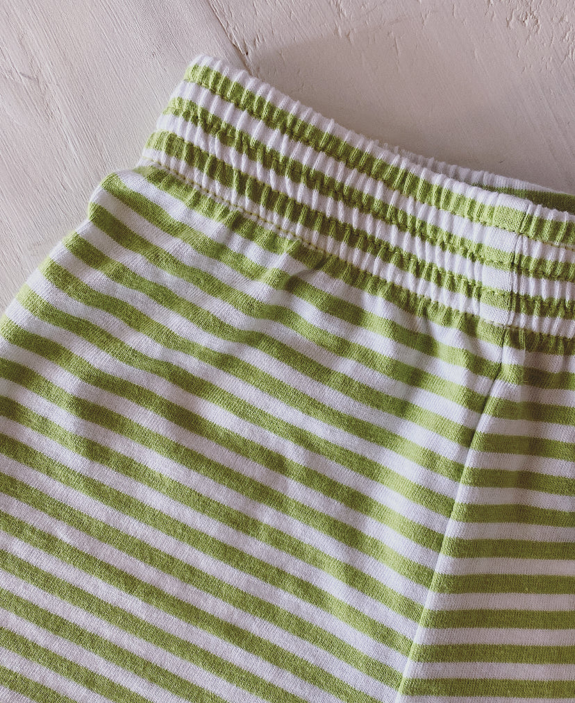 Apple /White Stripe Short