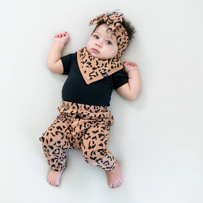 KYTE BABY BIB IN LATTE LEOPARD