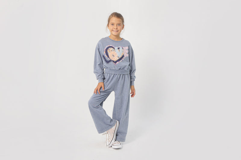 JOYOUS & FREE LOVE HEART SWEATSHIRT