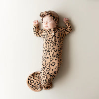 KYTE BABY KNOTTED GOWN WITH HAT SET LATTE LEOPARD