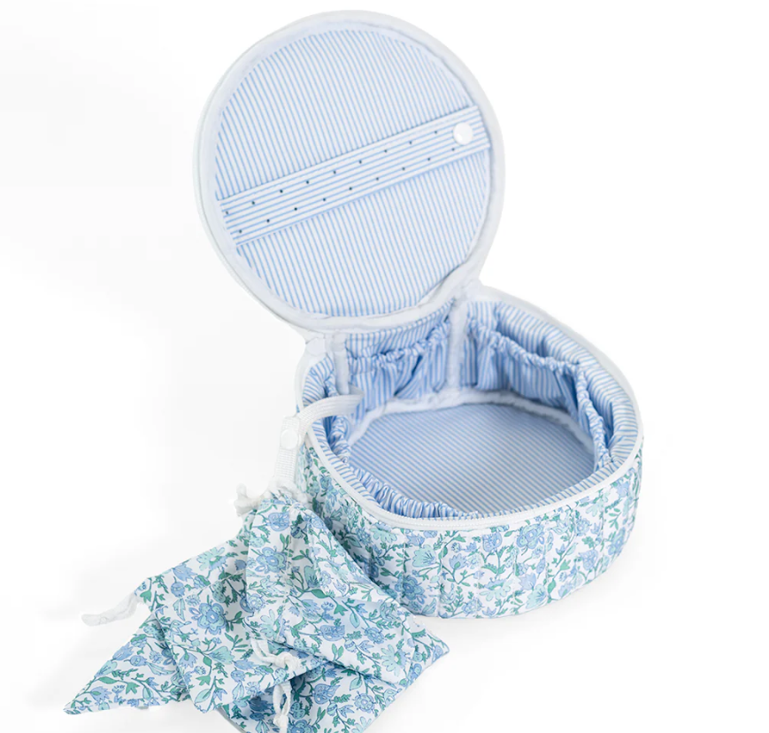 TRVL QUITLED JEWEL ROUND HAMPTON FLORAL