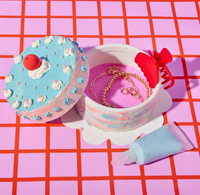 BRIGHT STRIPES DECORATE A CAKE JEWELRY BOX