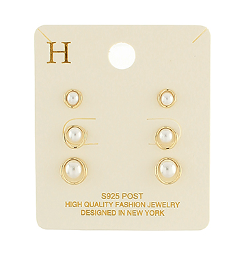 Round Pearl Stud Set