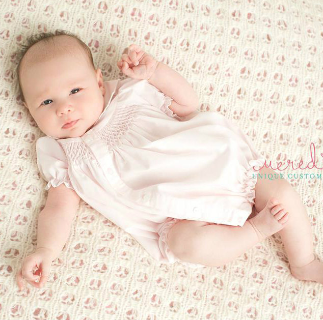 Smocked Scallop Bubble Pink/White