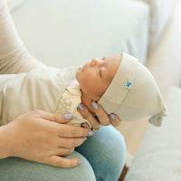 LITTLE UNICORN STRETCH SWADDLE AND HAT SET PEBBLE