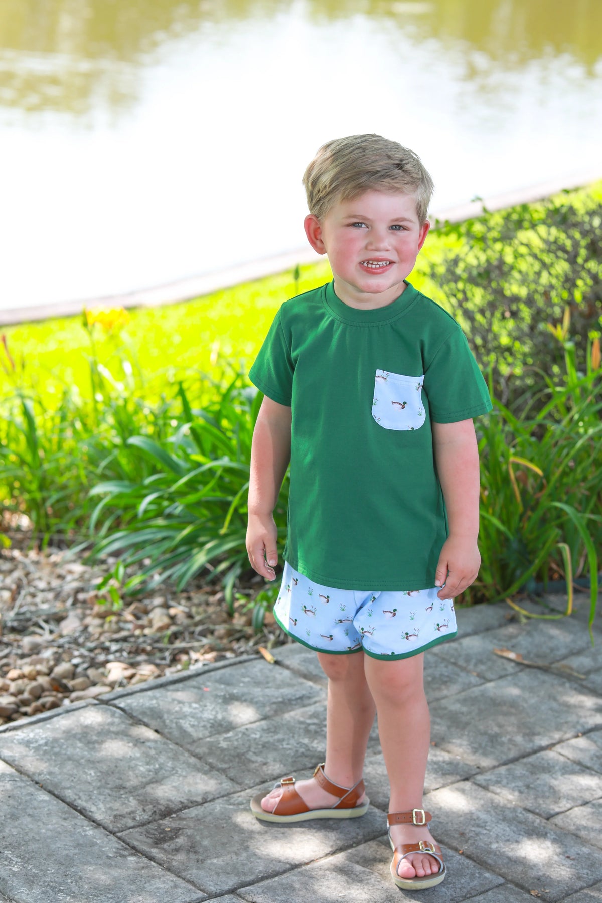 DUCKS IN A ROW SHORT SET