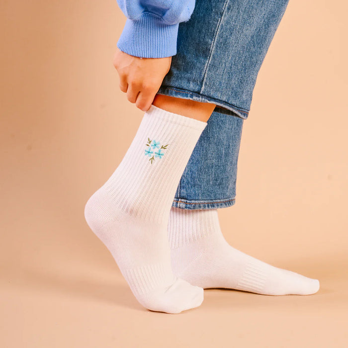 EMBROIDERED CREW SOCKS BLUE FLORAL
