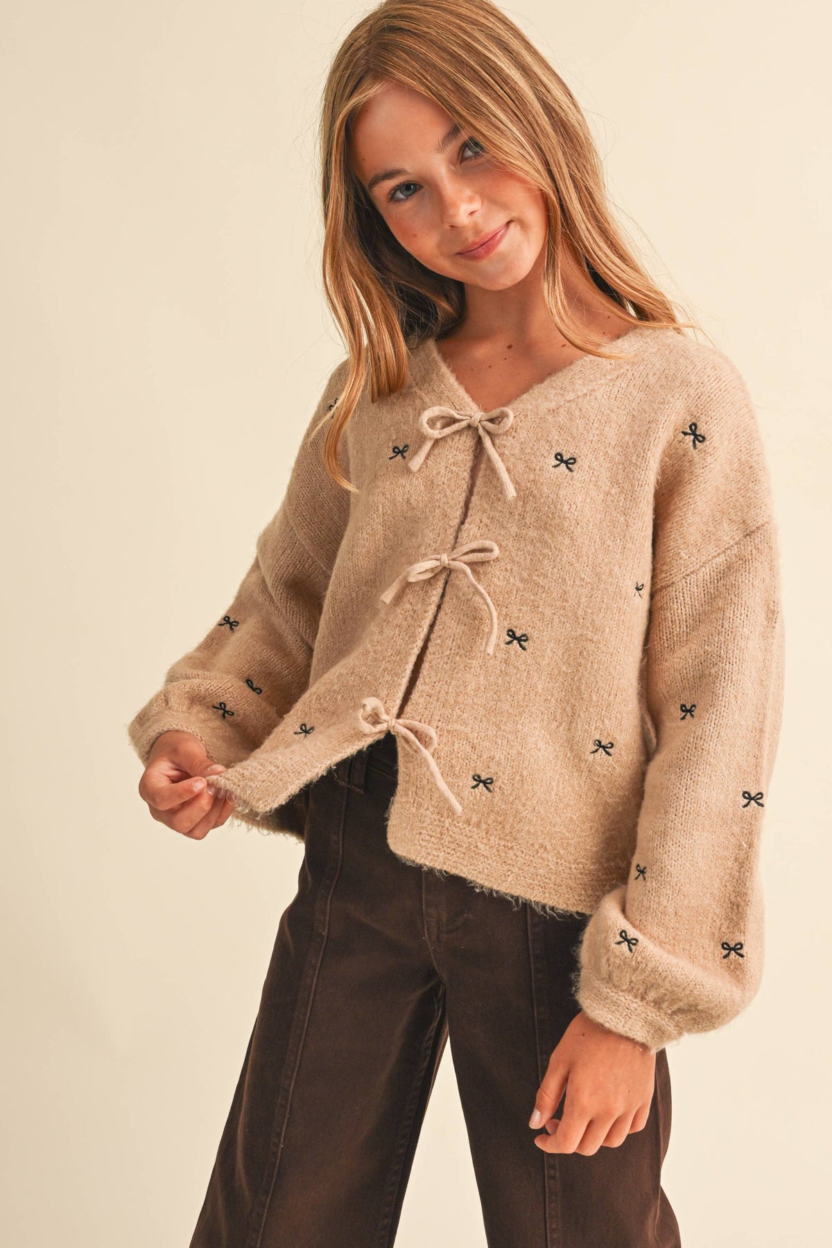 Heart & Arrow Tween Girls Bow Embroidery Sweater