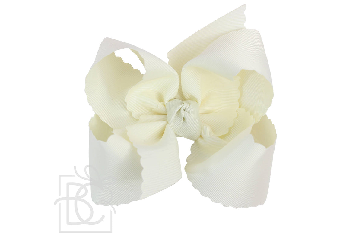 SCALLOPED EDGE BOW X LARGE ANTIQUE WHITE