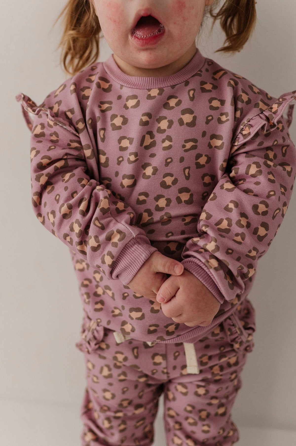 Babysprouts Girls Ruffle Sweatshirt Set in Cheetah