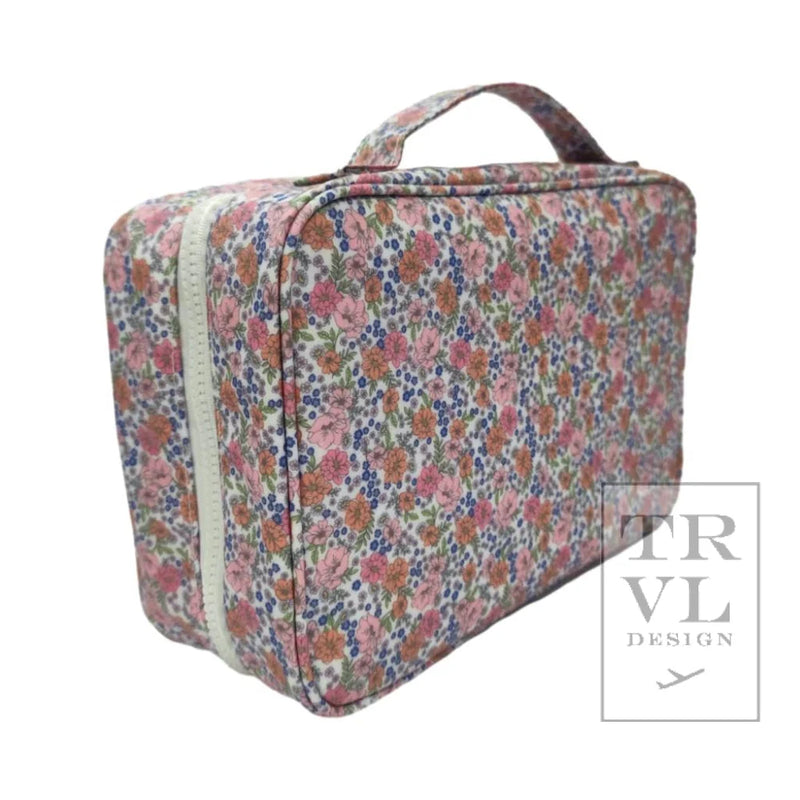 TRVL BUNDLE UP HANGING TOILETRY BAG  GARDEN FLORAL