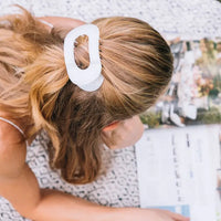 TELETIES COCONUT WHITE MEDIUM FLAT ROUND CLIP