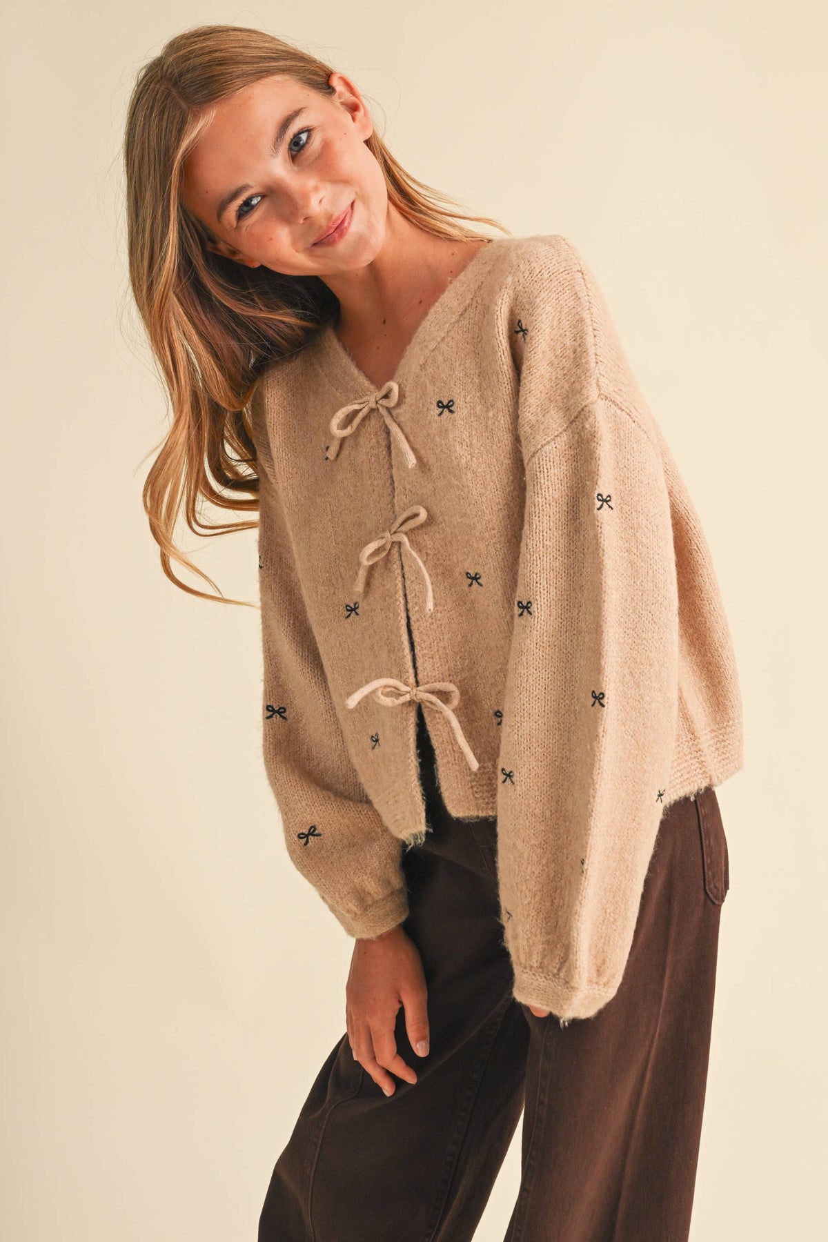 Heart & Arrow Tween Girls Bow Embroidery Sweater