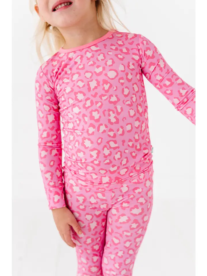 MACARON & ME PINK LEOPARD BOWS LONG SLEEVE JAMMIES SET