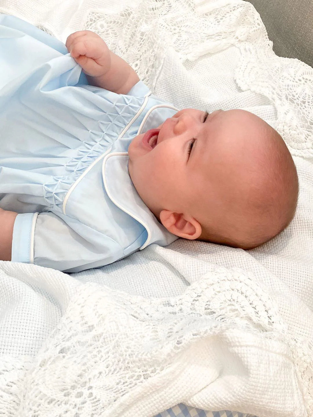 THE YELLOW LAMB CALLOWAY NEWBORN DAYGOWN BLUE PIPED IN WHITE