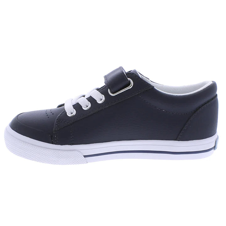 FOOTMATES REESE NAVY LEATHER.