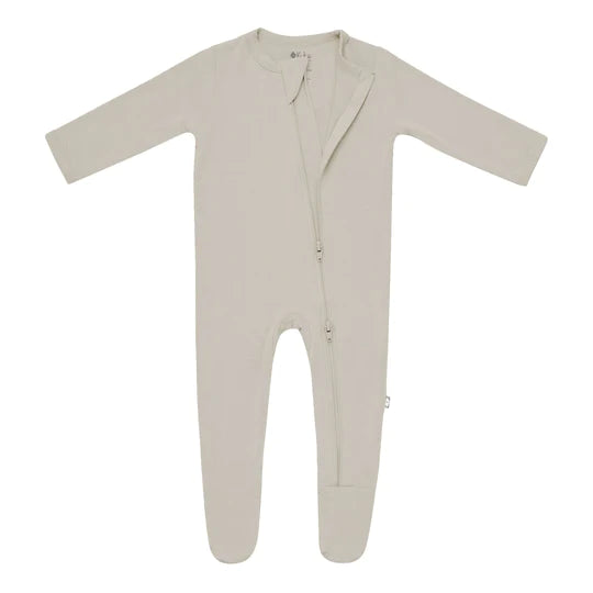 KYTE BABY ZIPPERED FOOTIE KHAKI LE